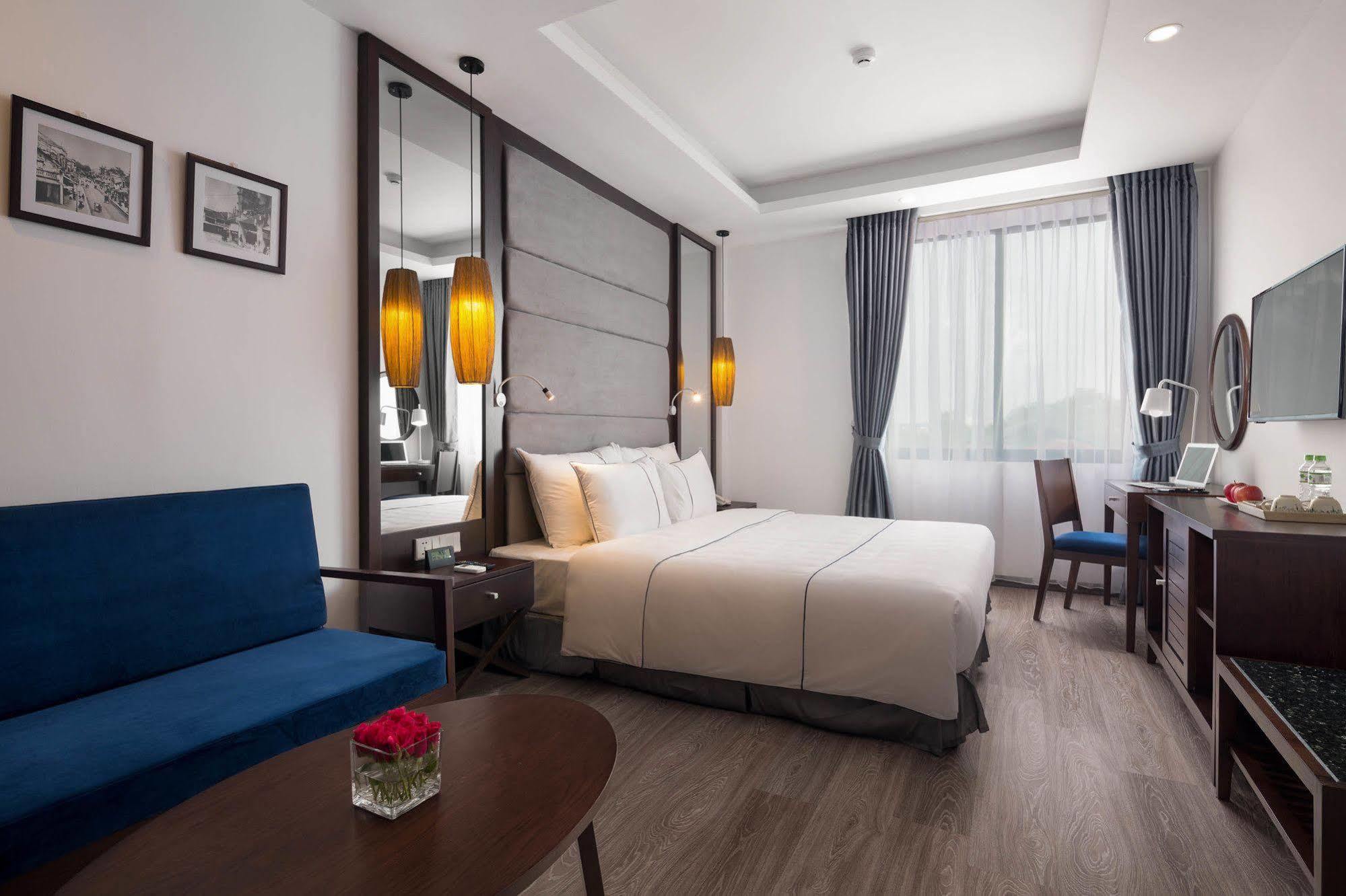 Bonsella Hotel 4*
